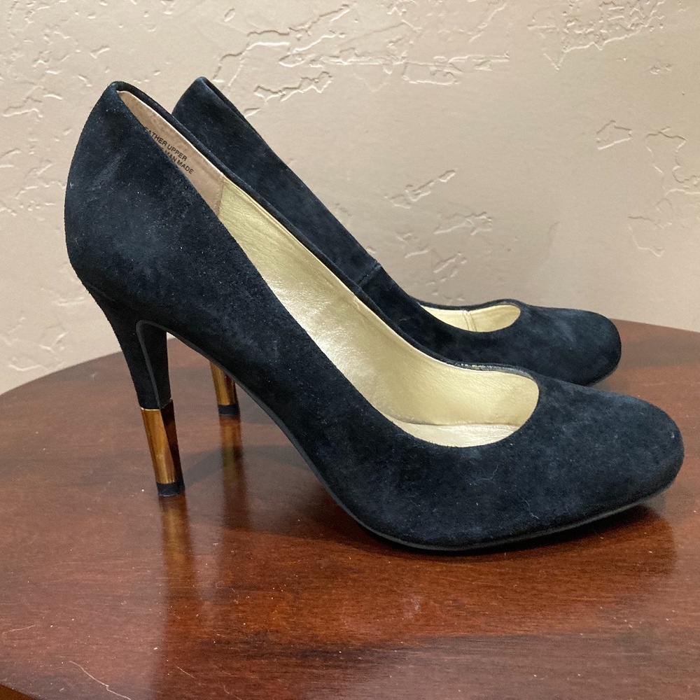 Seychelles 4" Black Suede Pumps with Gold Heels, Size 7.5 - Picture 3 of 12